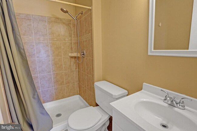 Building Photo - 6389 Fenestra Ct