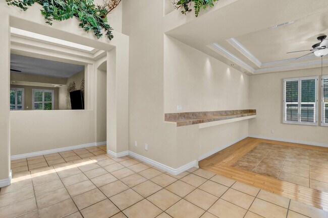 Building Photo - Single Story in Country Club Hills!