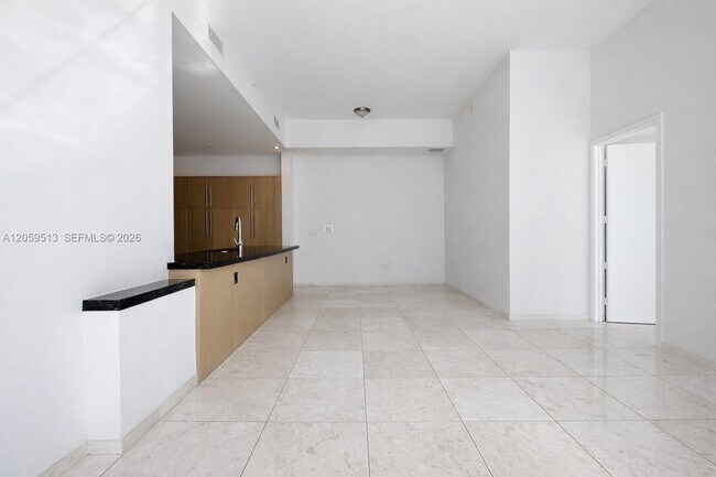 Building Photo - 900 Brickell Key Blvd