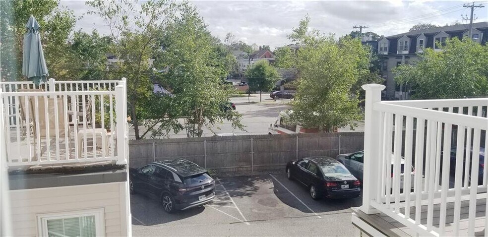 Building Photo - 8 Slocum St