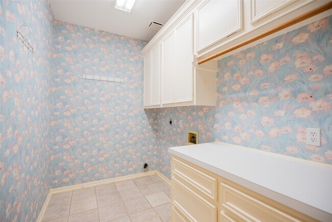 Building Photo - 26910 Willow Ln