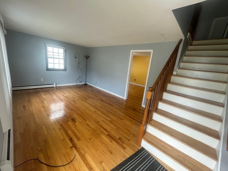 Living room - 204 School St
