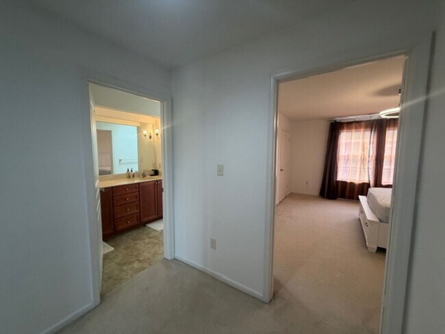 Building Photo - 5301 Brinsley Ln