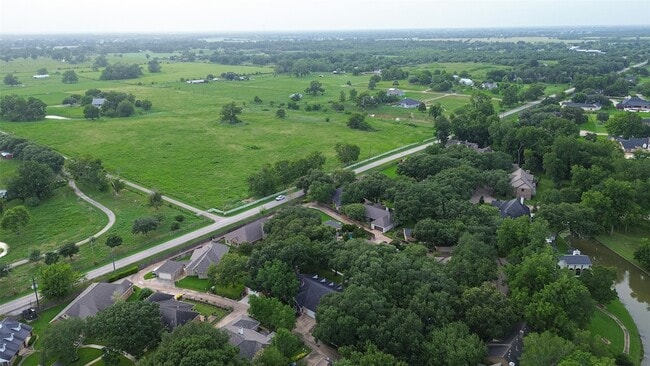 Building Photo - 4727 Lake Village Dr