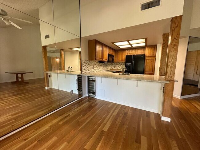 Building Photo - 2875 Idlewild Dr