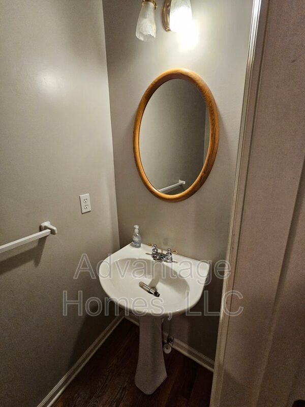 Building Photo - 14117 Parkhill Ln