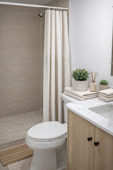 Building Photo - 3001 S Course Dr