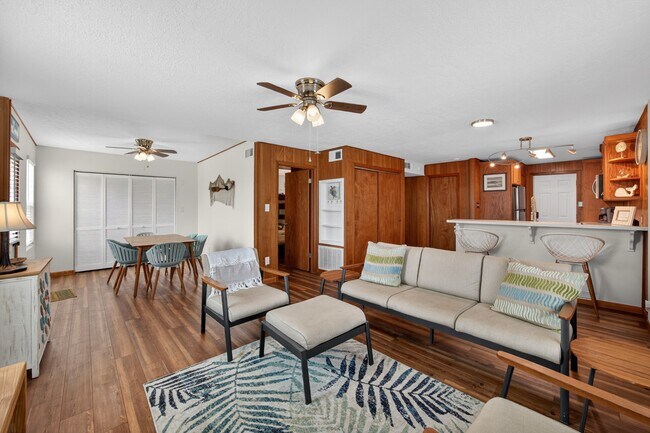 Building Photo - 16618 Bermuda Way