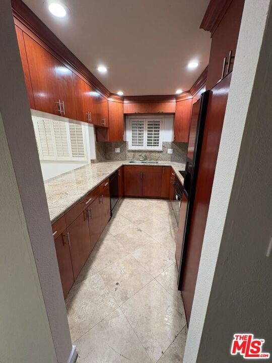 Building Photo - 8909 Burton Way