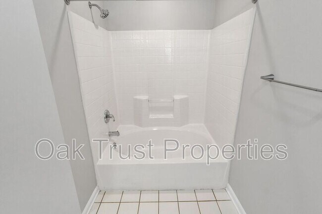 Building Photo - 9605 Crosscut Dr