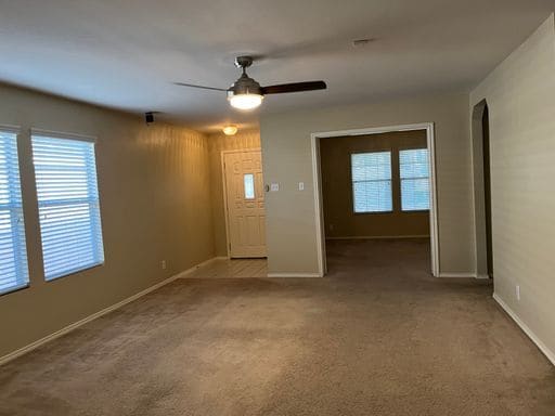 Building Photo - Rivermist Subdivision 3/2/2 Plus Study/Flexroom!