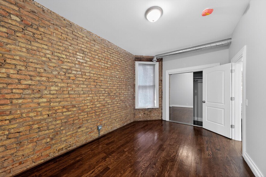 Building Photo - 7038 S Eberhart Ave