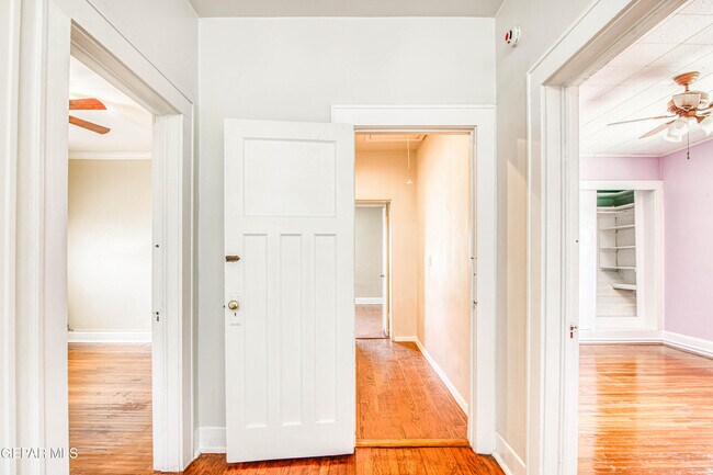 Building Photo - 1701 Elm St