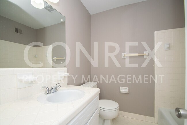 Building Photo - Gorgeous 3 Bedroom with Backyard Deck!