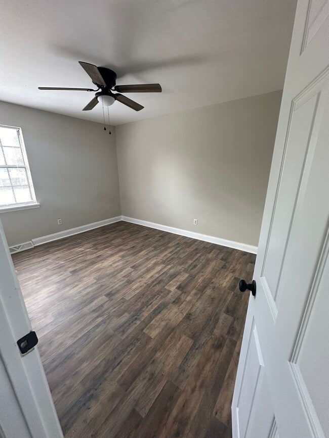Building Photo - 3 Bed Large Townhome in West Ashley!
