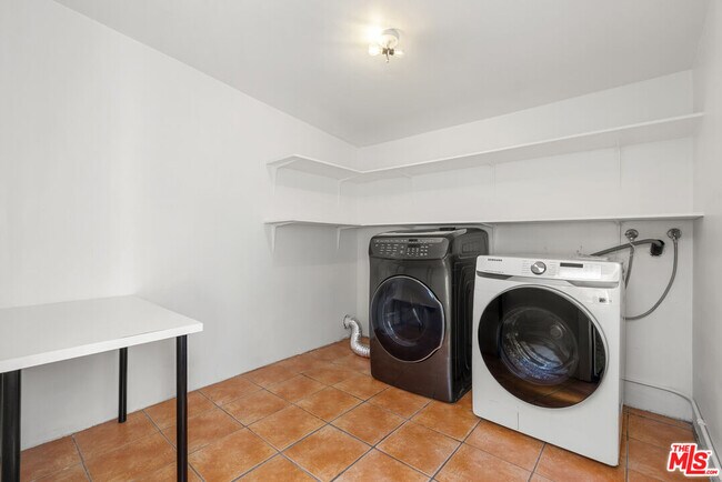 Building Photo - 2031 Glendon Ave