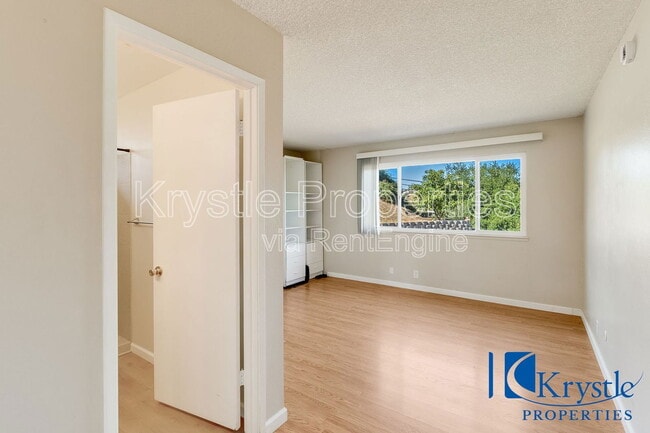 Building Photo - 106 Molina St