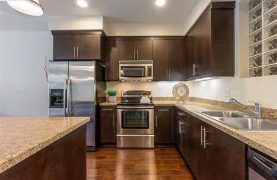 Building Photo - 4463 Hyde Cmn