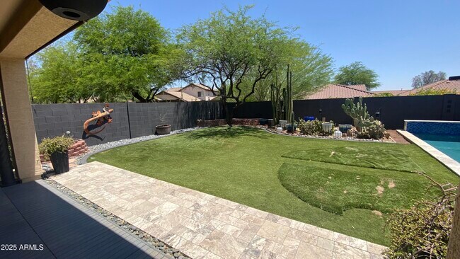 Building Photo - 39519 N White Tail Ln