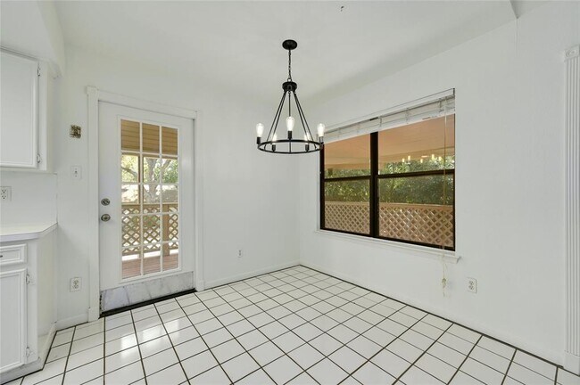 Building Photo - 6713 Silvermine Dr
