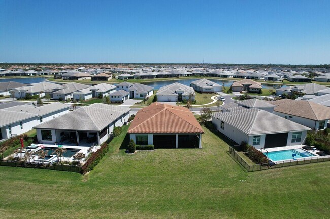 Building Photo - 9204 SW Arco Wy