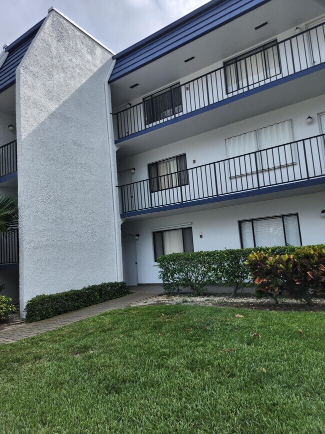 Building Photo - 4471 Luxemburg Ct