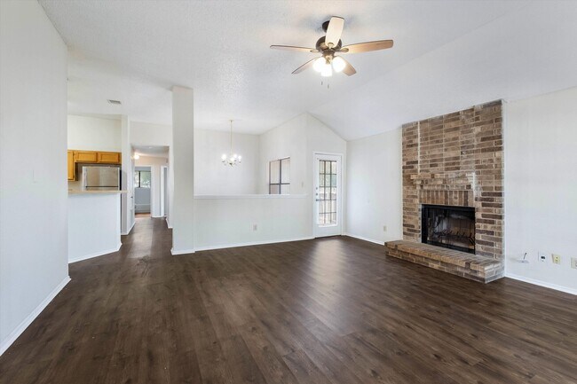 Building Photo - 6822 Quail Lake Dr