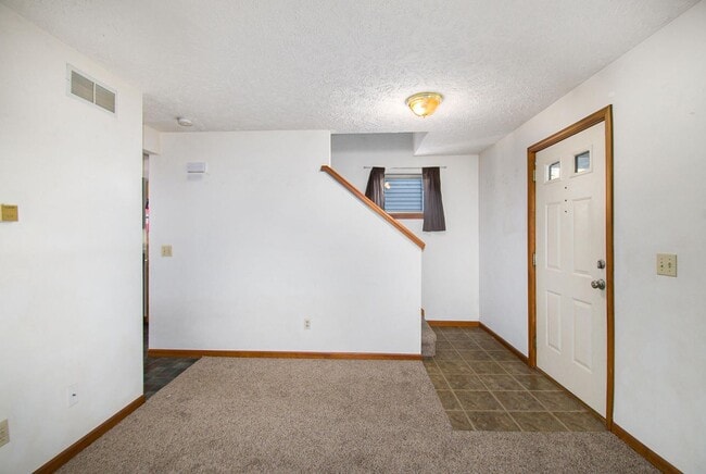 Building Photo - 528 Avon St