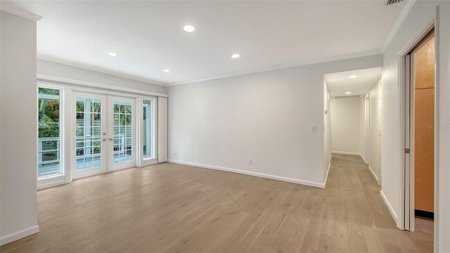 Building Photo - 1770 S Oval Dr