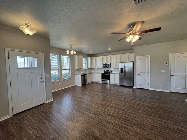 Building Photo - 7615 Stonehollow