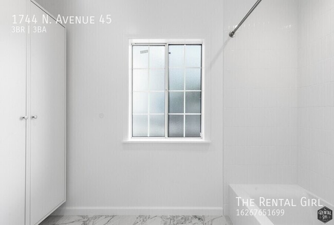 Building Photo - 1744 N Ave 45