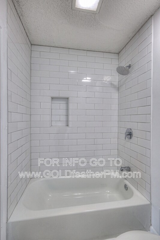 Building Photo - 515 Basswood Ave