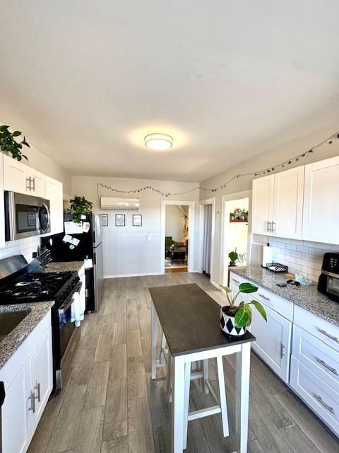 Building Photo - 20 Tenth Street, 3