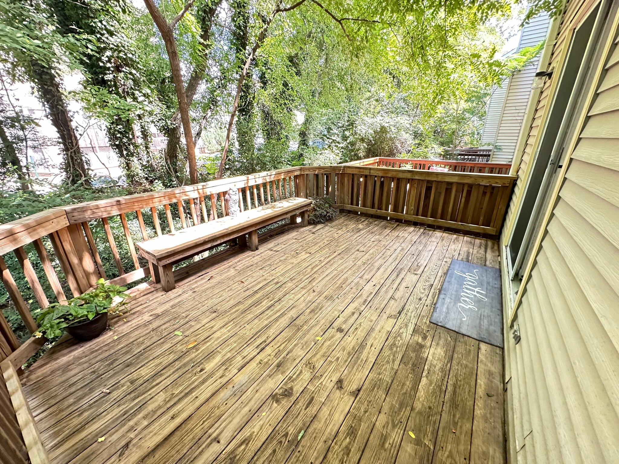 Deck - 397 S Pickett St