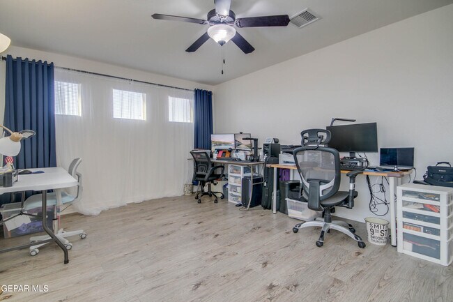 Building Photo - 14600 Christian Castle