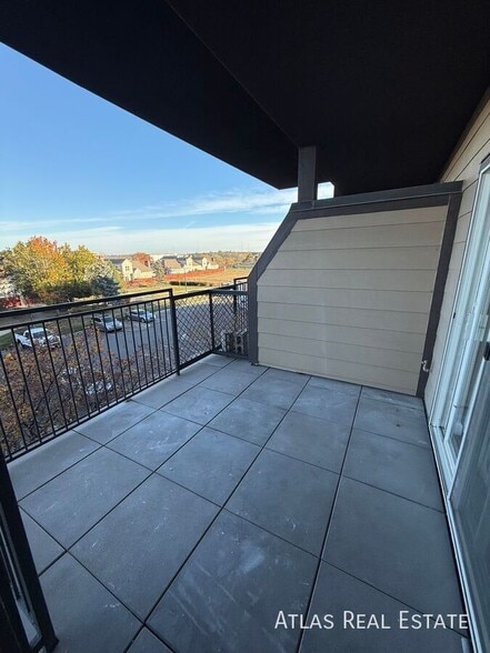 Building Photo - 15475 E Andrews Dr