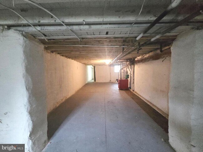 Building Photo - 5852 Pentridge St