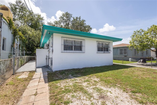 Primary Photo - 7010 NW 5th Pl