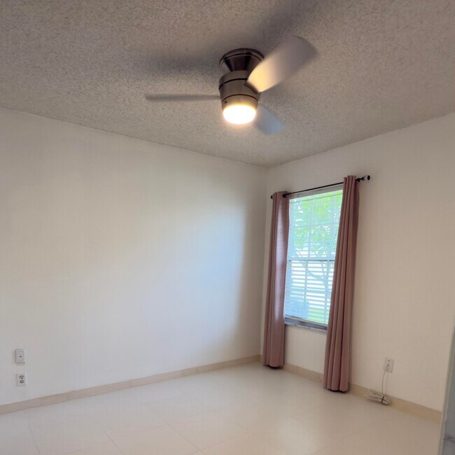 Building Photo - 53 Heather Cove Dr