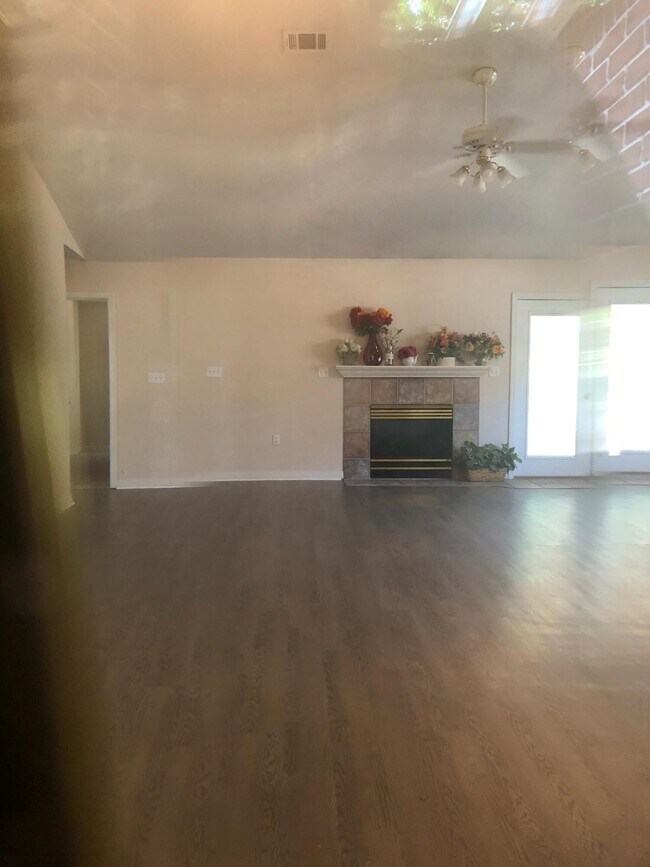 Building Photo - 507 Rush Park Cir
