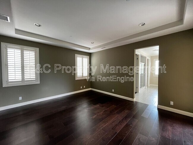 Building Photo - 53 Goldenrod