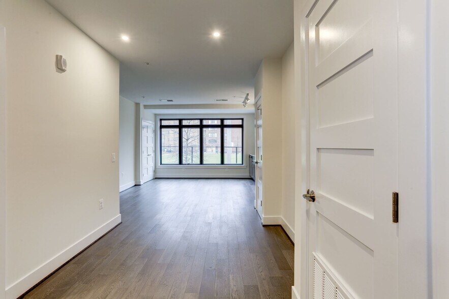 Building Photo - 1521 17th St NW