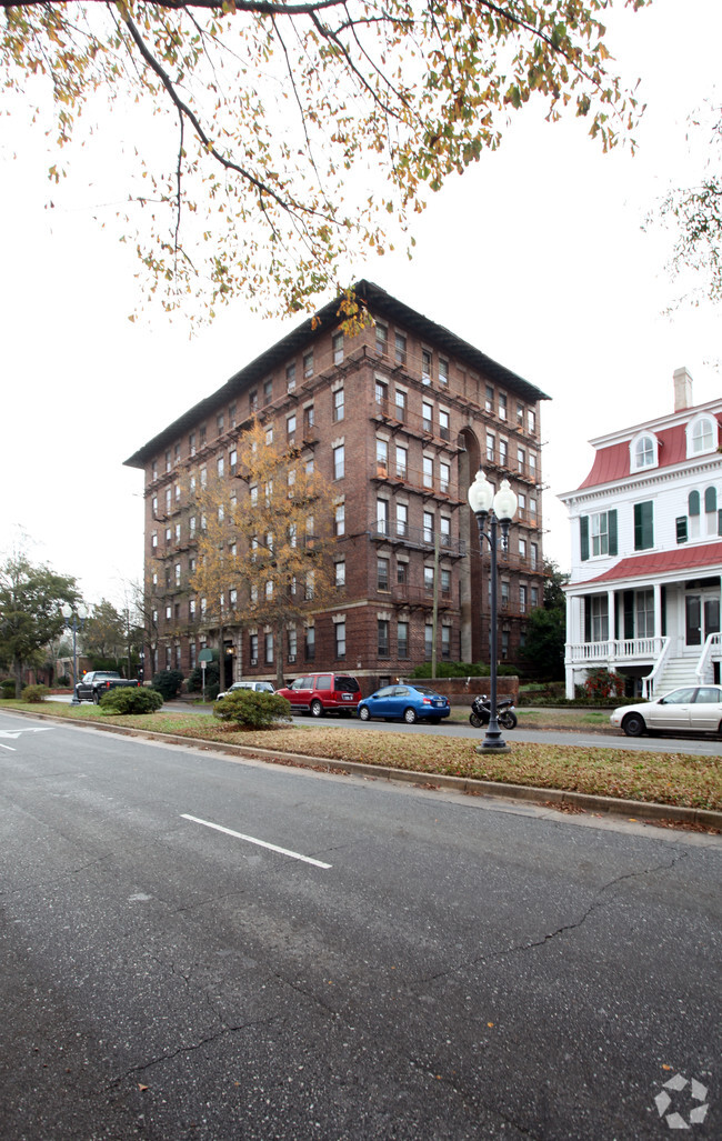 Building Photo - Carolina Apartments