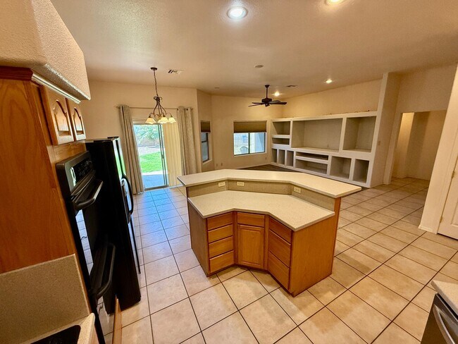 Building Photo - 11785 Calle Gaudi