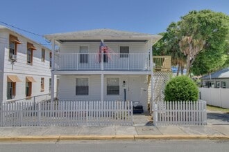 Building Photo - 236 N Oleander Ave