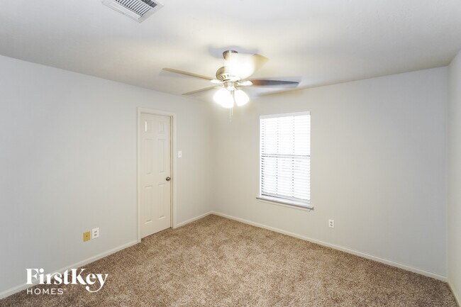 Building Photo - 16810 Poplar Hill St