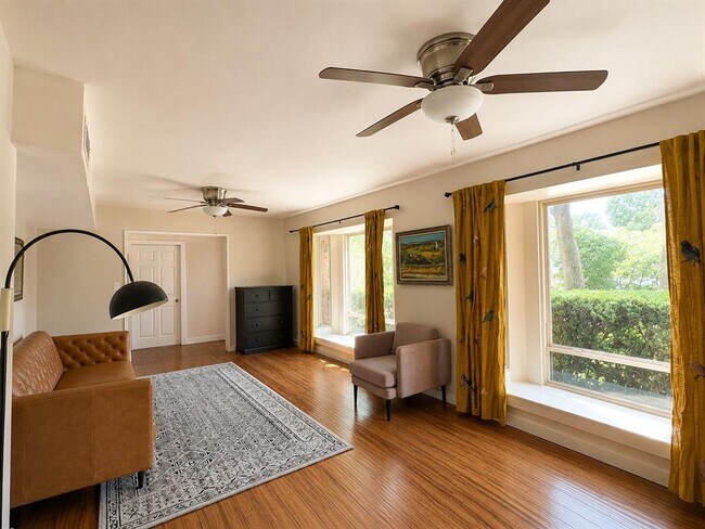 Building Photo - 3916 Amy Cir