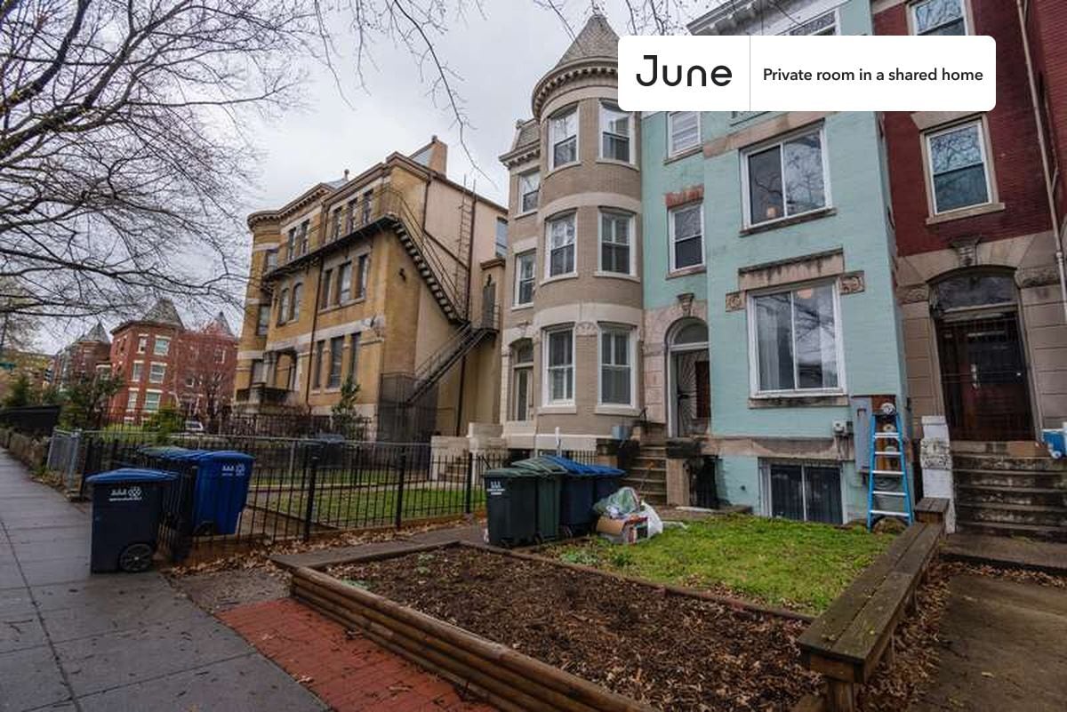 Building Photo - Room in Shared 4 bed/2 bath home in Columbia Heights