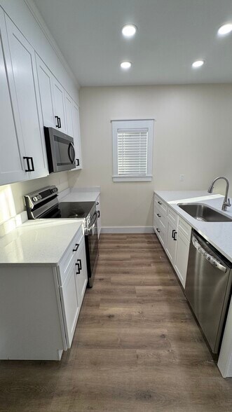 Building Photo - 1322 Fairland Ave