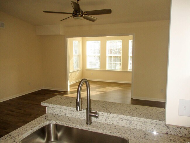 Building Photo - 8545 Hopkins Cir